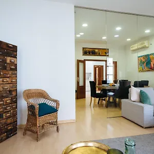 https://vistas-catedral-lujo-con-terraza-170m2-8-personas.es-andalucia.com